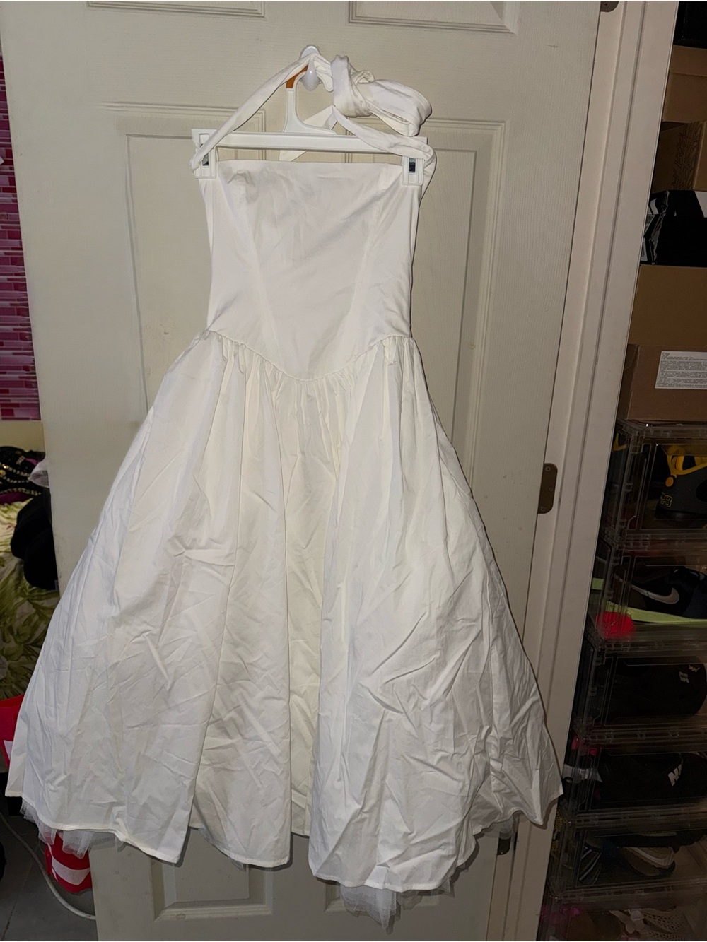 Elegant White Halter Maxi Dress with Floral Back Accent - Picture 2 of 3